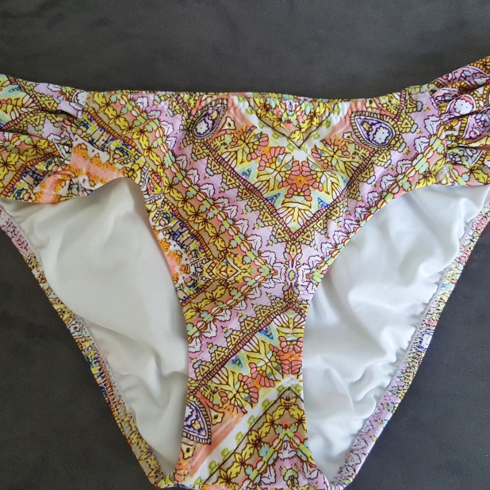 NEW Victoria's Secret Paisley Bikini bottom - Picture 6 of 7